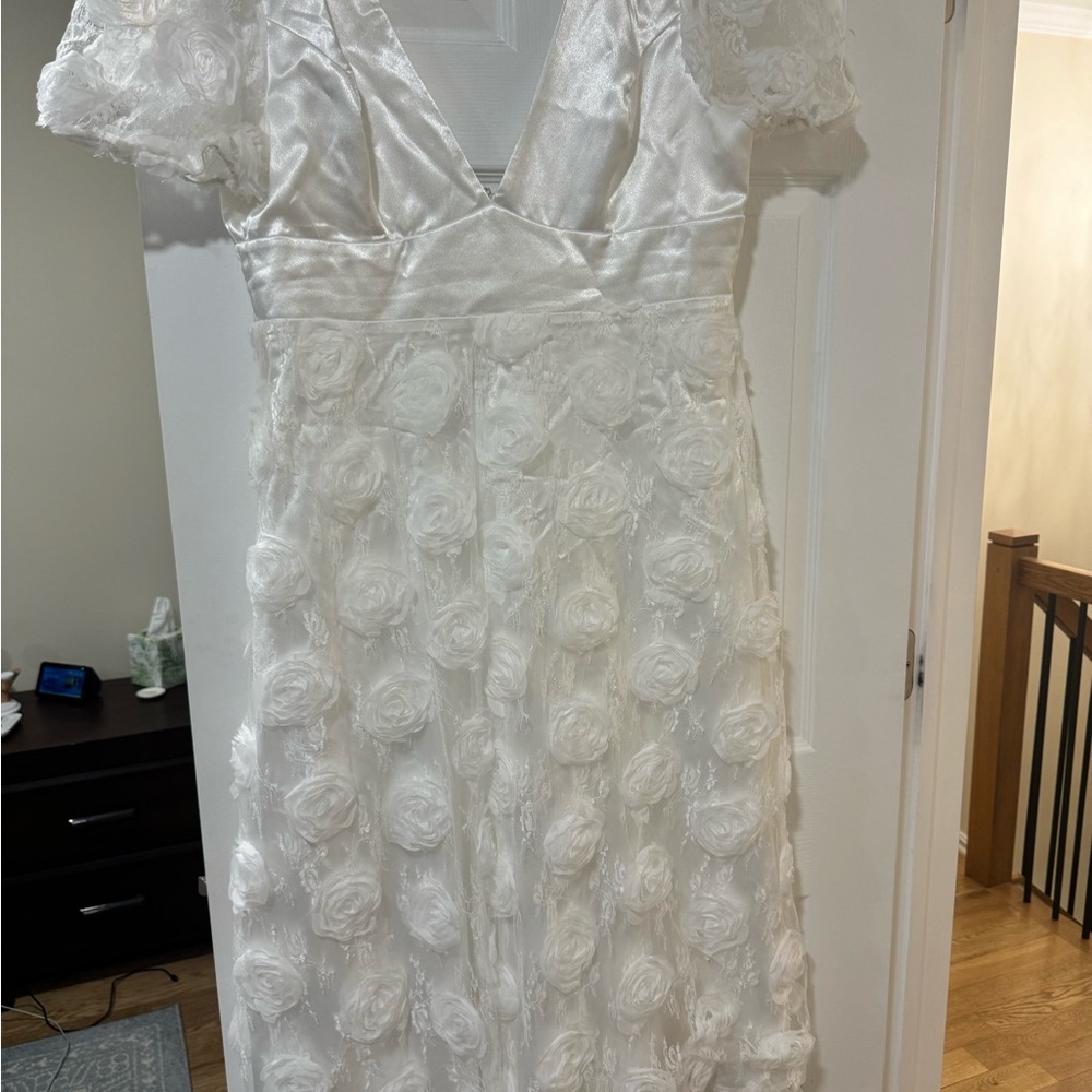 Elegant White Floral Dress